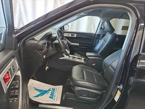 Used 2021 Ford Explorer Limited w/ Equipment Group 301A RWD image 17