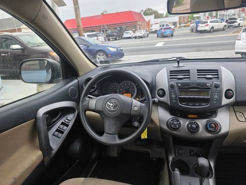 Used 2011 Toyota RAV4 4WD w/ Base L4 Extra Value Pkg image 17
