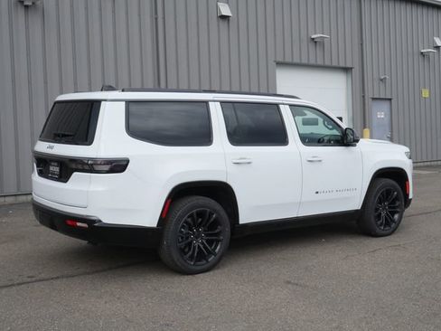 New 2026 Jeep Grand Wagoneer Summit AWD/4WD image 16