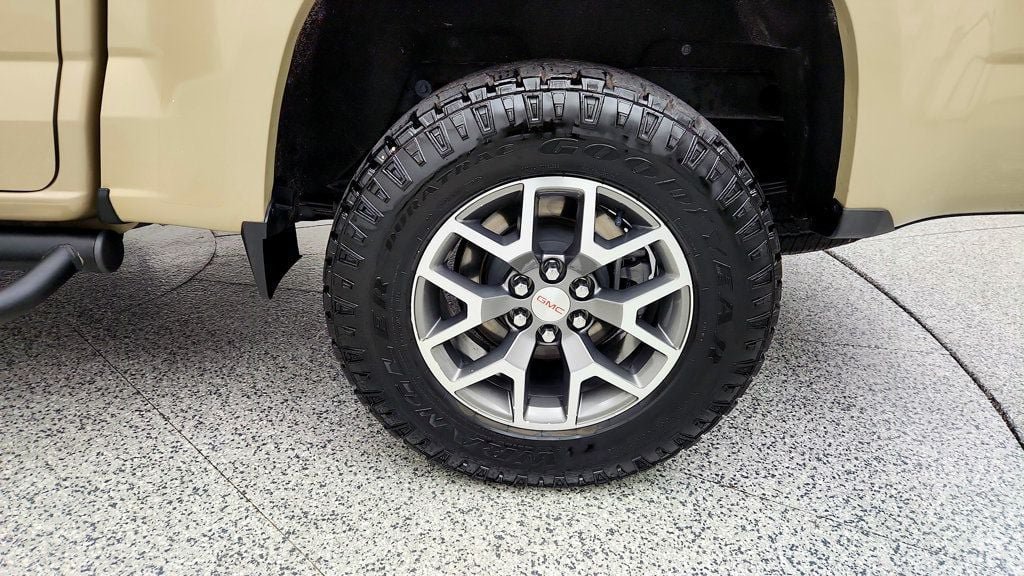 Used 2022 GMC Canyon AT4 AWD/4WD image 9