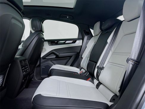 New 2026 Porsche Cayenne E-Hybrid Coupe image 16