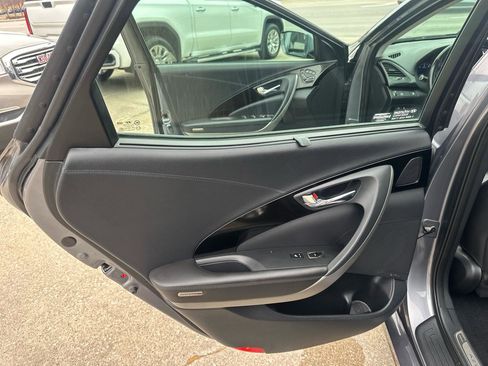 Used 2013 Hyundai Azera w/ Technology Pkg image 18