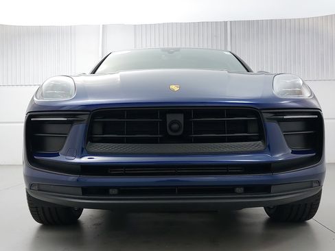 Used 2024 Porsche Macan image 10