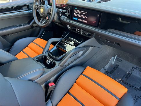 New 2025 Porsche Cayenne Turbo GT image 18