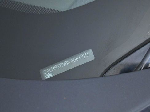 Used 2019 Land Rover Discovery HSE image 38