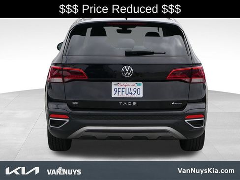 Used 2023 Volkswagen Taos SE w/ Panoramic Sunroof Package AWD/4WD image 36