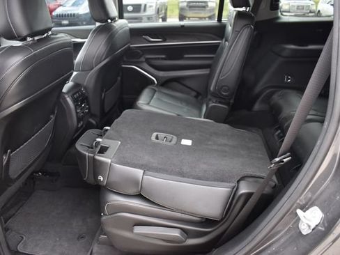 Used 2022 Jeep Grand Cherokee L Limited w/ Luxury Tech Group II AWD/4WD image 22