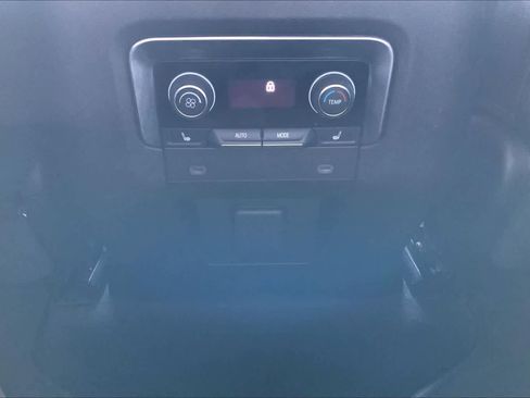 Used 2021 Chevrolet Tahoe Z71 w/ Z71 Signature Package image 29