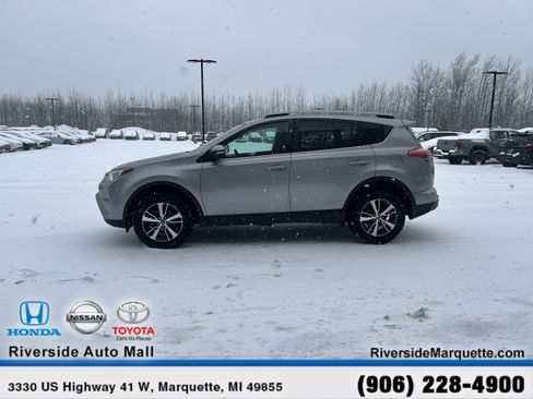 Used 2017 Toyota RAV4 XLE image 4