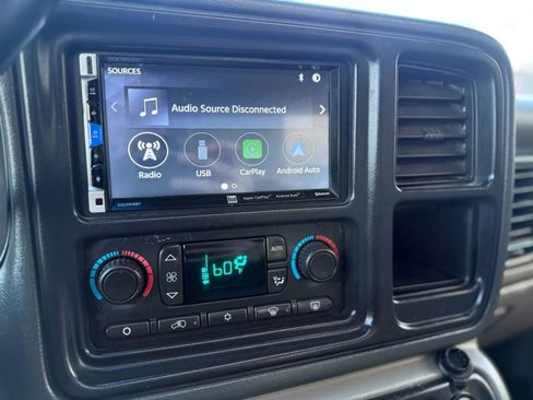 Used 2005 Chevrolet Silverado 2500 LT w/ Heavy-Duty Power Package AWD/4WD image 17