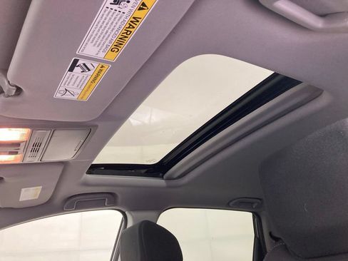 Used 2018 Honda CR-V EX image 16