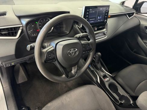 Used 2020 Toyota Corolla LE image 8