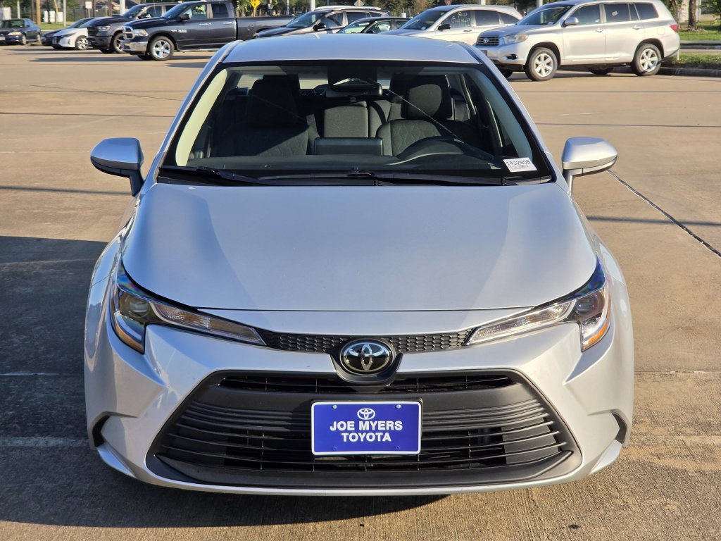 Used 2025 Toyota Corolla LE FWD image 3