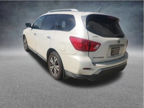Used 2018 Nissan Pathfinder SL FWD image 6