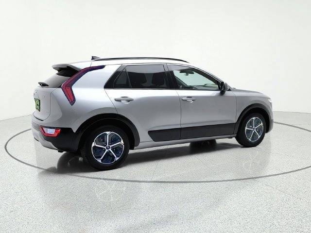 Certified 2023 Kia Niro FWD image 6