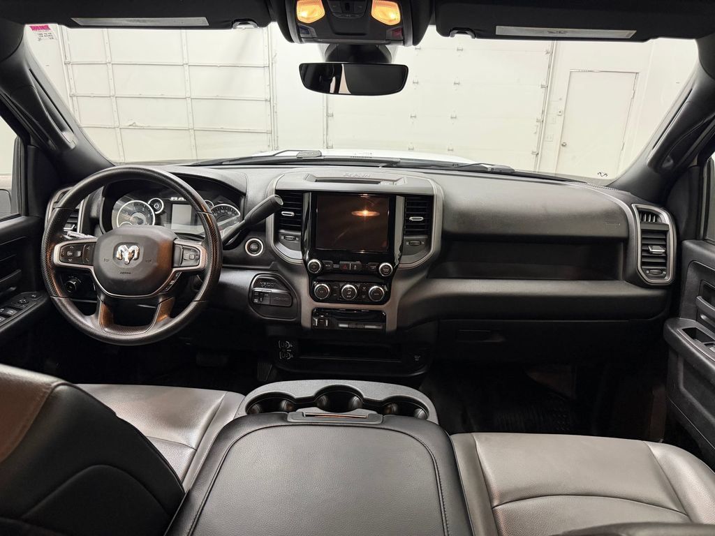 Used 2024 RAM 3500 Tradesman w/ Chrome Appearance Group AWD/4WD image 15