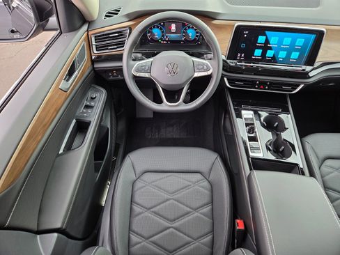 New 2026 Volkswagen Atlas SE FWD image 10