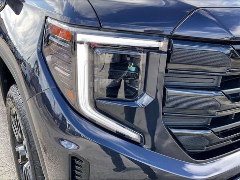 Used 2025 GMC Sierra 1500 Elevation image 33