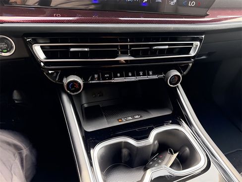 New 2026 Chevrolet Traverse Z71 w/ Driver Confidence Package image 18