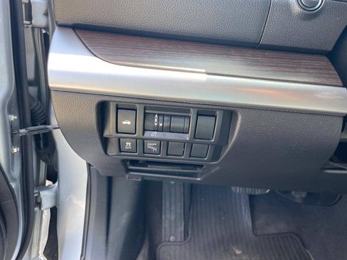 Used 2017 Subaru Legacy 2.5i Limited AWD/4WD image 22