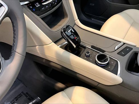Used 2022 Cadillac XT5 Premium Luxury FWD image 17