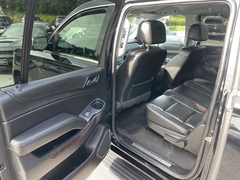 Used 2019 Chevrolet Suburban LT image 11