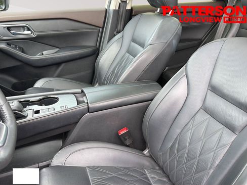 Used 2023 Nissan Rogue Platinum FWD image 18