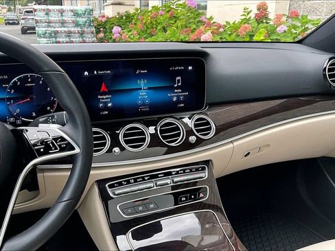 Used 2022 Mercedes-Benz E 350 4MATIC Sedan w/ Driver Assistance Package image 6