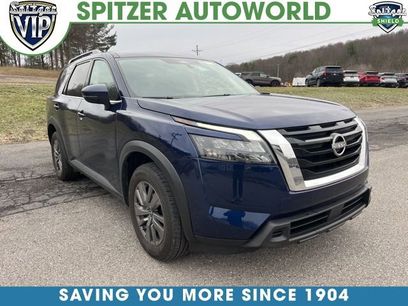 Used 2024 Nissan Pathfinder SV