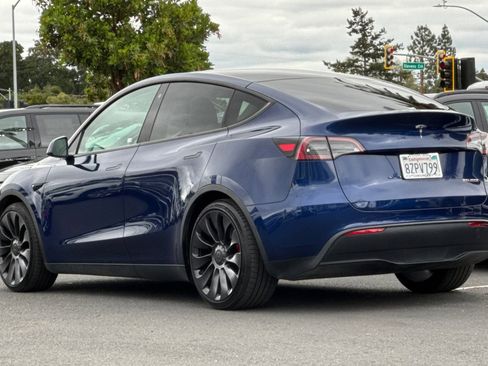 Used 2022 Tesla Model Y Performance AWD/4WD image 7