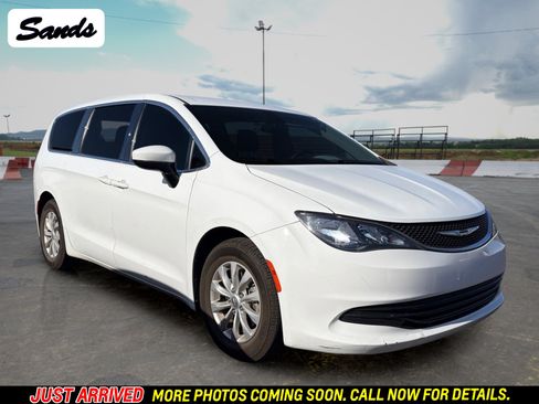 Used 2018 Chrysler Pacifica LX w/ Tire & Wheel Group FWD image 1