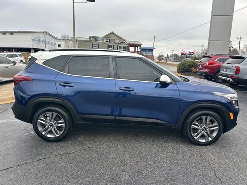 Certified 2021 Kia Seltos S image 2