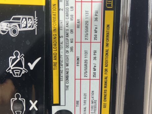 Used 2022 Jeep Wrangler Unlimited Sahara w/ Cold Weather Group AWD/4WD image 30