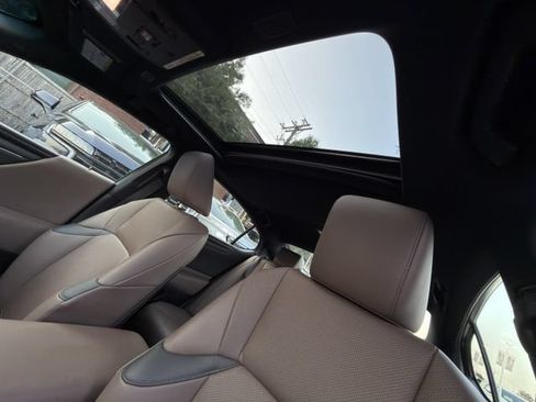 Used 2025 Lexus ES 350 w/ Premium Package FWD image 25