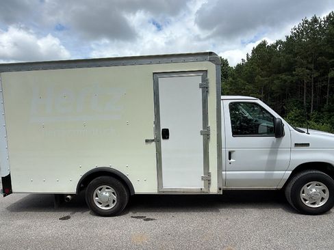 Used 2022 Ford E-350 and Econoline 350 Super Duty RWD image 7