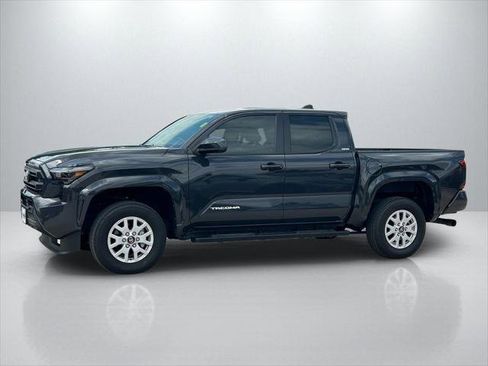 Certified 2025 Toyota Tacoma SR5 AWD/4WD image 8