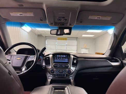 Used 2019 Chevrolet Suburban Premier w/ Premier Plus Edition AWD/4WD image 20