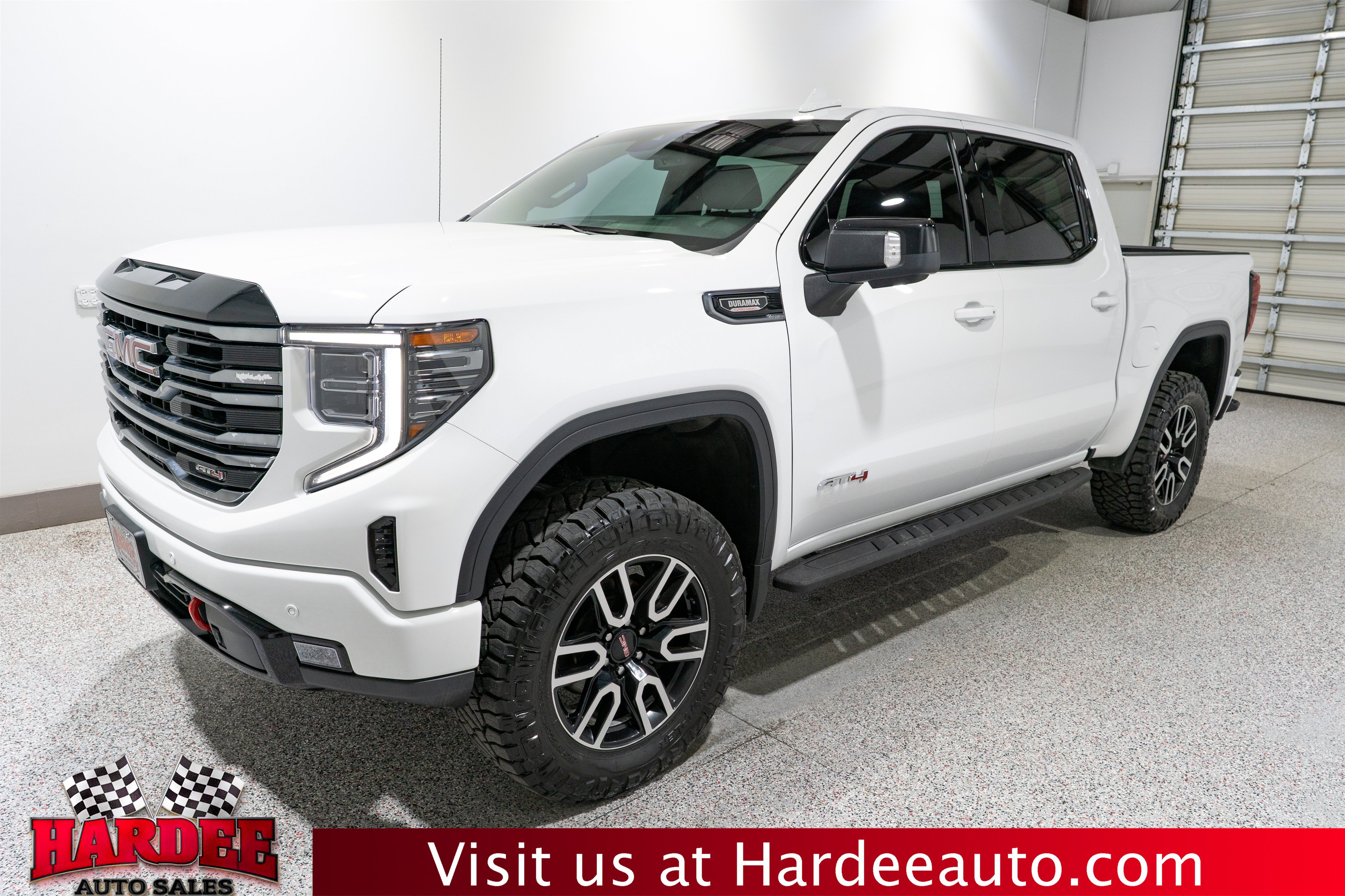 Used 2025 GMC Sierra 1500 AT4 w/ AT4 Premium Package AWD/4WD image 2
