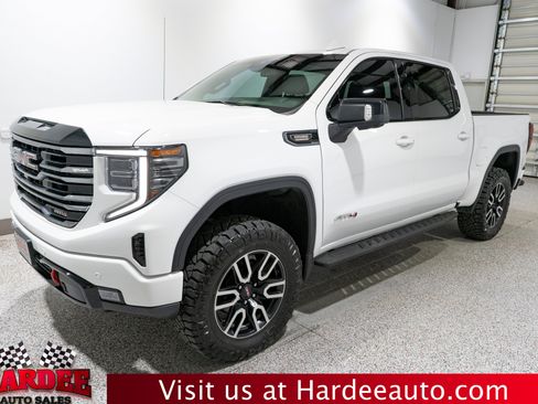 Used 2025 GMC Sierra 1500 AT4 w/ AT4 Premium Package AWD/4WD image 2
