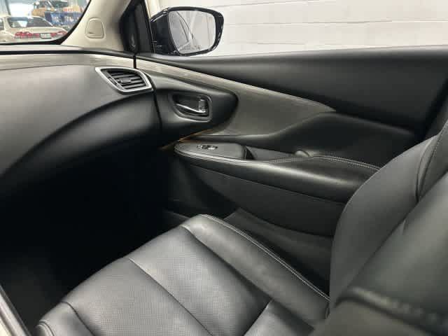 Used 2016 Nissan Murano SL w/ SL Technology Package FWD image 13