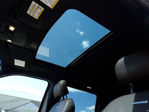 Used 2015 Ford F150 Platinum w/ Equipment Group 701A Luxury AWD/4WD image 9