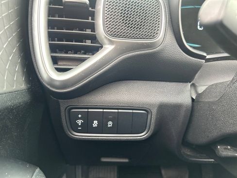 Certified 2023 Kia Soul LX FWD image 13