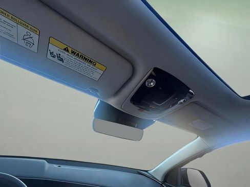 Used 2023 Kia Niro EX Touring image 16