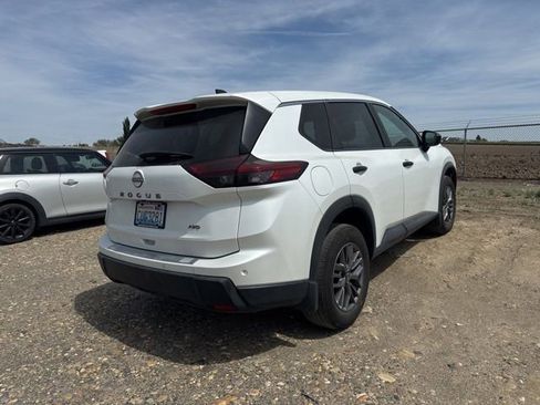 Used 2024 Nissan Rogue S AWD/4WD image 4