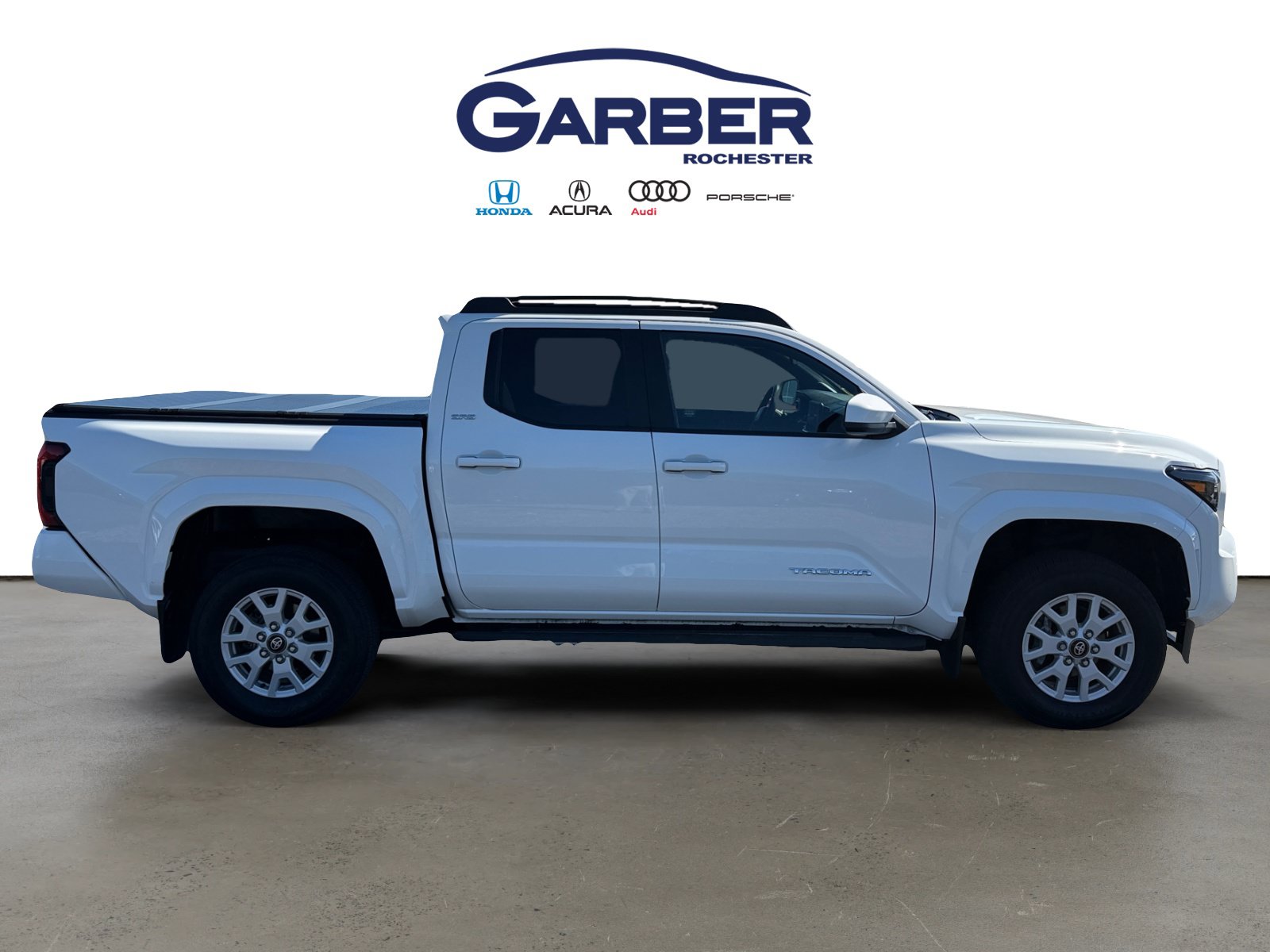 Used 2024 Toyota Tacoma SR5 AWD/4WD image 9