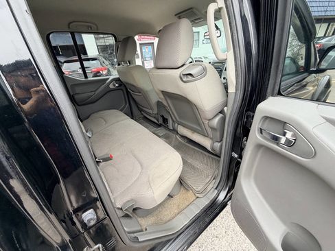 Used 2012 Nissan Frontier SV w/ SV Premium Utility Pkg image 20