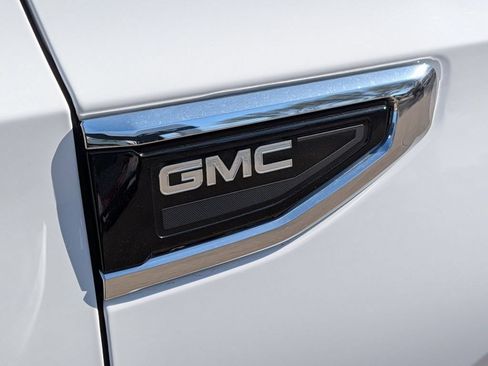 Used 2023 GMC Yukon SLT w/ SLT Premium Package AWD/4WD image 16