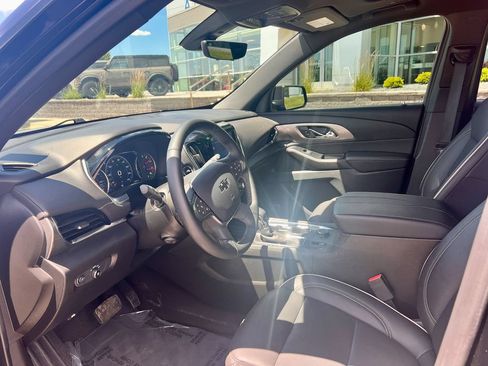 Used 2023 Chevrolet Traverse Premier w/ Redline Edition AWD/4WD image 9