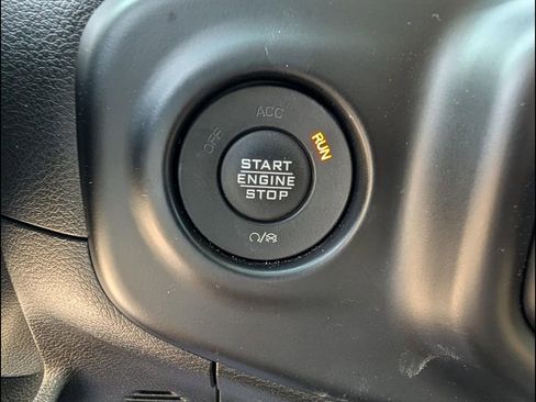 Used 2021 Jeep Wrangler Unlimited Sahara AWD/4WD image 8
