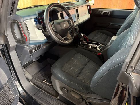 Used 2025 Ford Bronco Heritage Edition AWD/4WD image 2